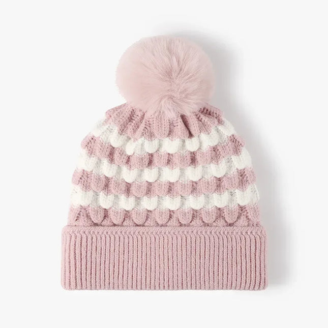 Gorro de punto a rayas en contraste con pompón - tugranalmacen.com