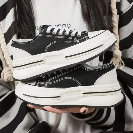 Zapatillas de plataforma negras con punta redonda