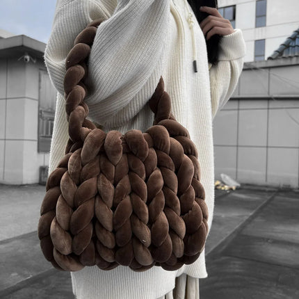 Bolsa de cartero tejida a mano con hilo hilado y núcleo de terciopelo de cristal. - tugranalmacen.com