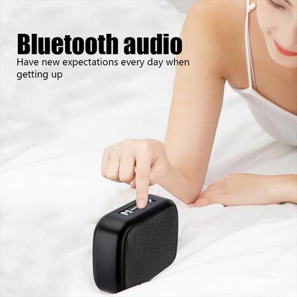 Altavoz Bluetooth portátil negro con sonido envolvente 3D