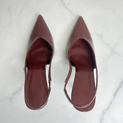 Zapatos de tacón alto burdeos en cuero lacado