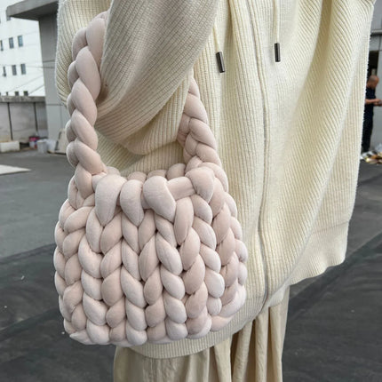Bolsa de cartero tejida a mano con hilo hilado y núcleo de terciopelo de cristal. - tugranalmacen.com