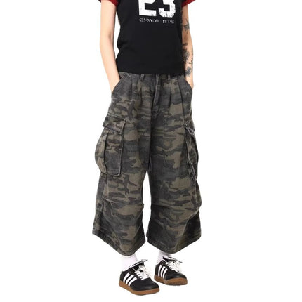 Pantalones cortos cargo denim en camuflaje de mujer