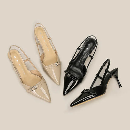 Zapatos de tacón alto de charol con punta afilada y correa