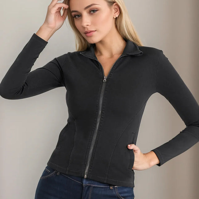 Top denim lavado y cuello alto con cremallera y bolsillos
