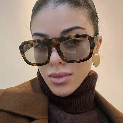 Gafas de sol cuadradas grandes color gris claro