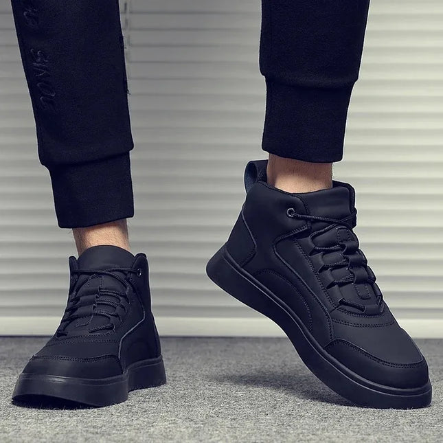 Zapatillas deportivas de caña alta negras con cordones para hombre