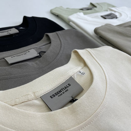 Camiseta unisex de algodón Fear of God Essentials negra