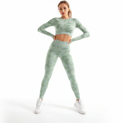 Conjunto deportivo de camuflaje verde