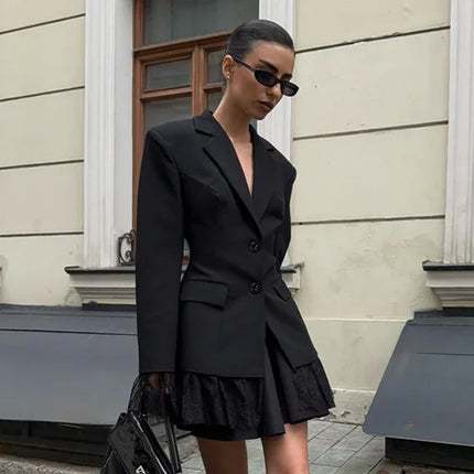 Blazer Negra de Mujer con Encaje - Elegancia Sofisticada