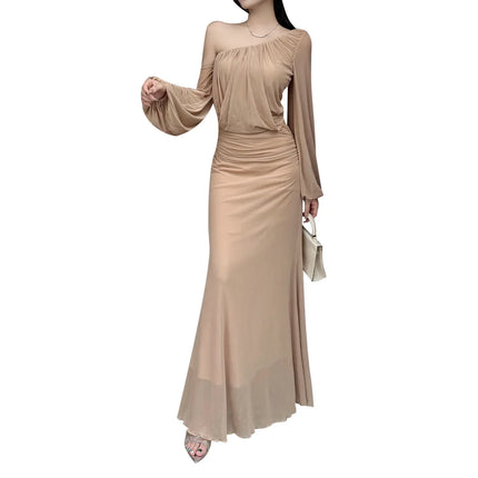 Vestido de estilo francés con hombros asimétricos en color albaricoque