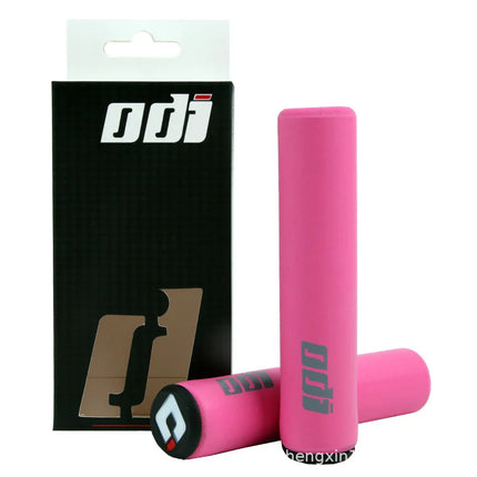 Puños de silicona ODI para bicicleta de montaña, plegable, ultraligero - tugranalmacen.com