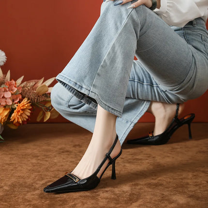 Zapatos de tacón alto con correa y punta afilada