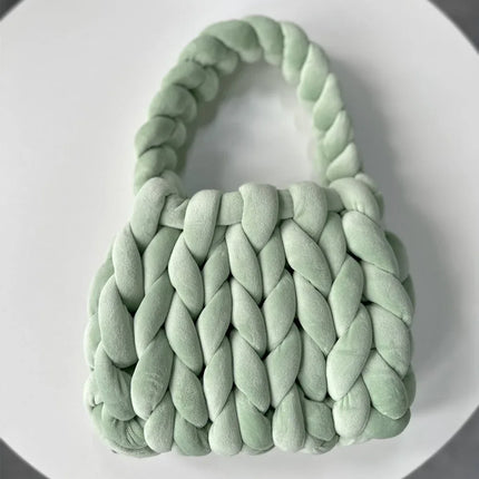 Bolsa de cartero tejida a mano con hilo hilado y núcleo de terciopelo de cristal. - tugranalmacen.com