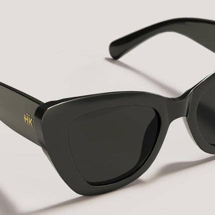 Gafas de sol Hanukeii® Isla Tortuga Black / Black, ideales para la protección UV400 y un estilo elegante.