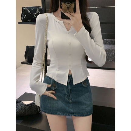 Camiseta corta de terciopelo con manga larga y cuello en V